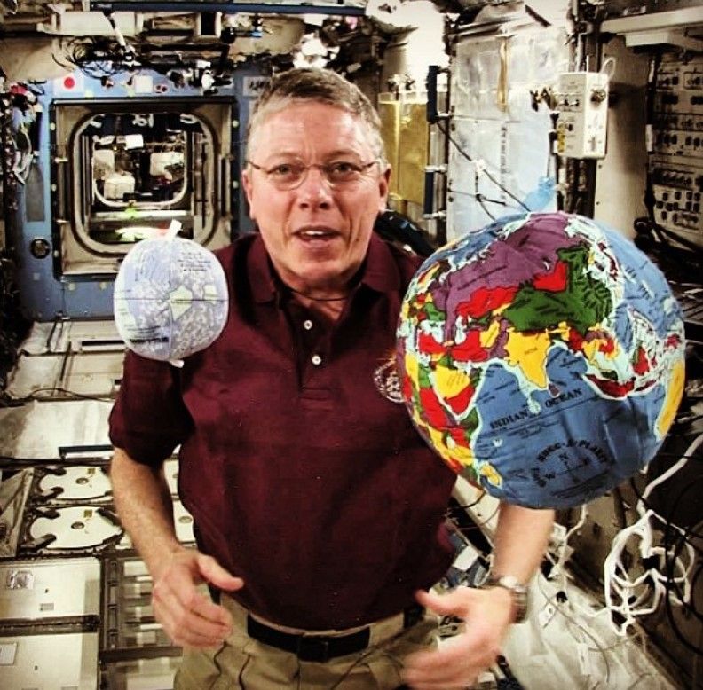 Hugg-A-Moon