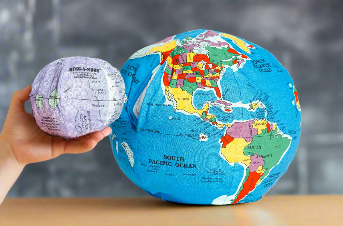 Pocket Earth with Moon HUGG-A-PLANET – Hugg A Planet®