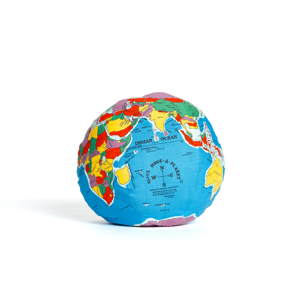 HUGG A PLANET　地球儀クッション　EARTH STUFFED TOY Pocket Hugg-A-Planet Earth | Hugg A Planet – Hugg A Planet®